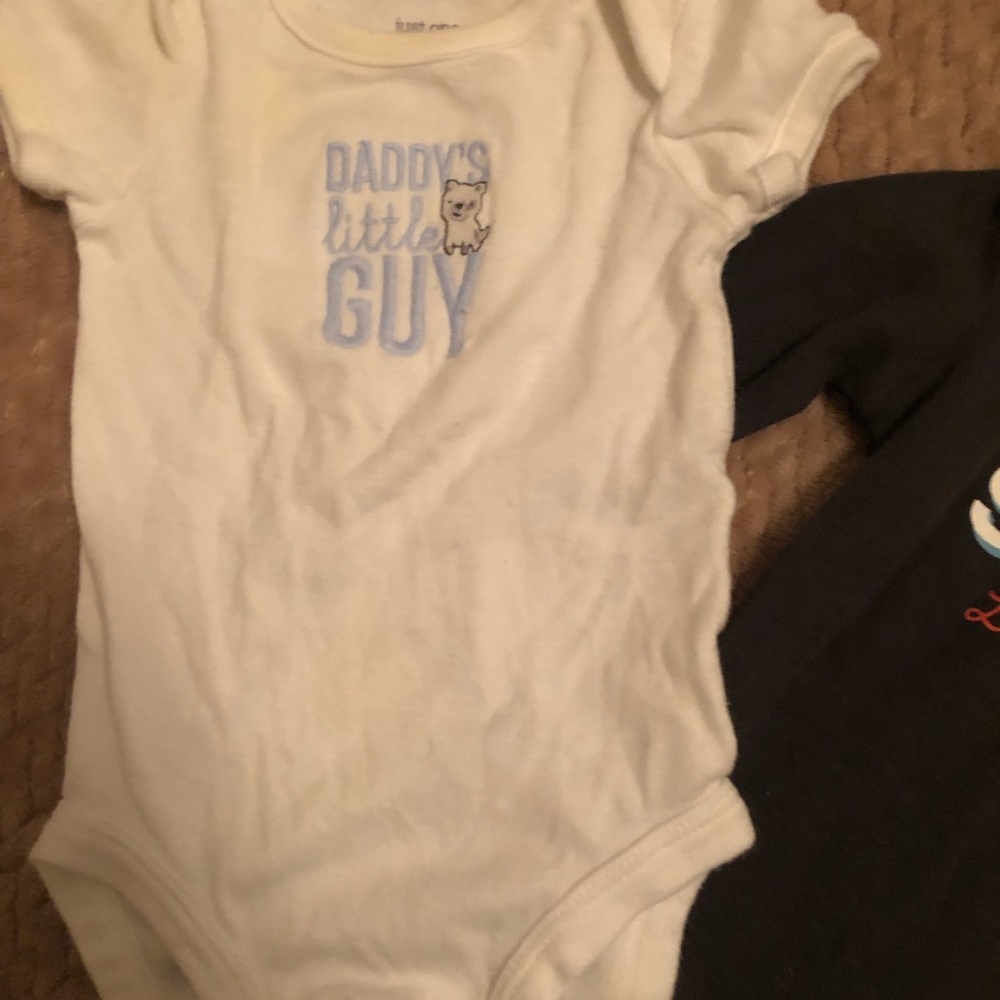 3 months graphic Tees bundle - Picture 2 of 4
